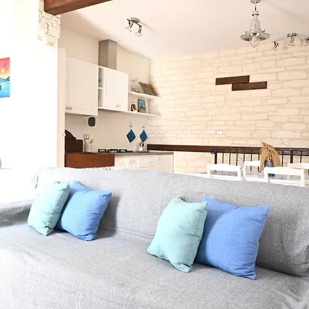 S377- Sirolo, Ampio Bilocale Con Giardino Apartamento
